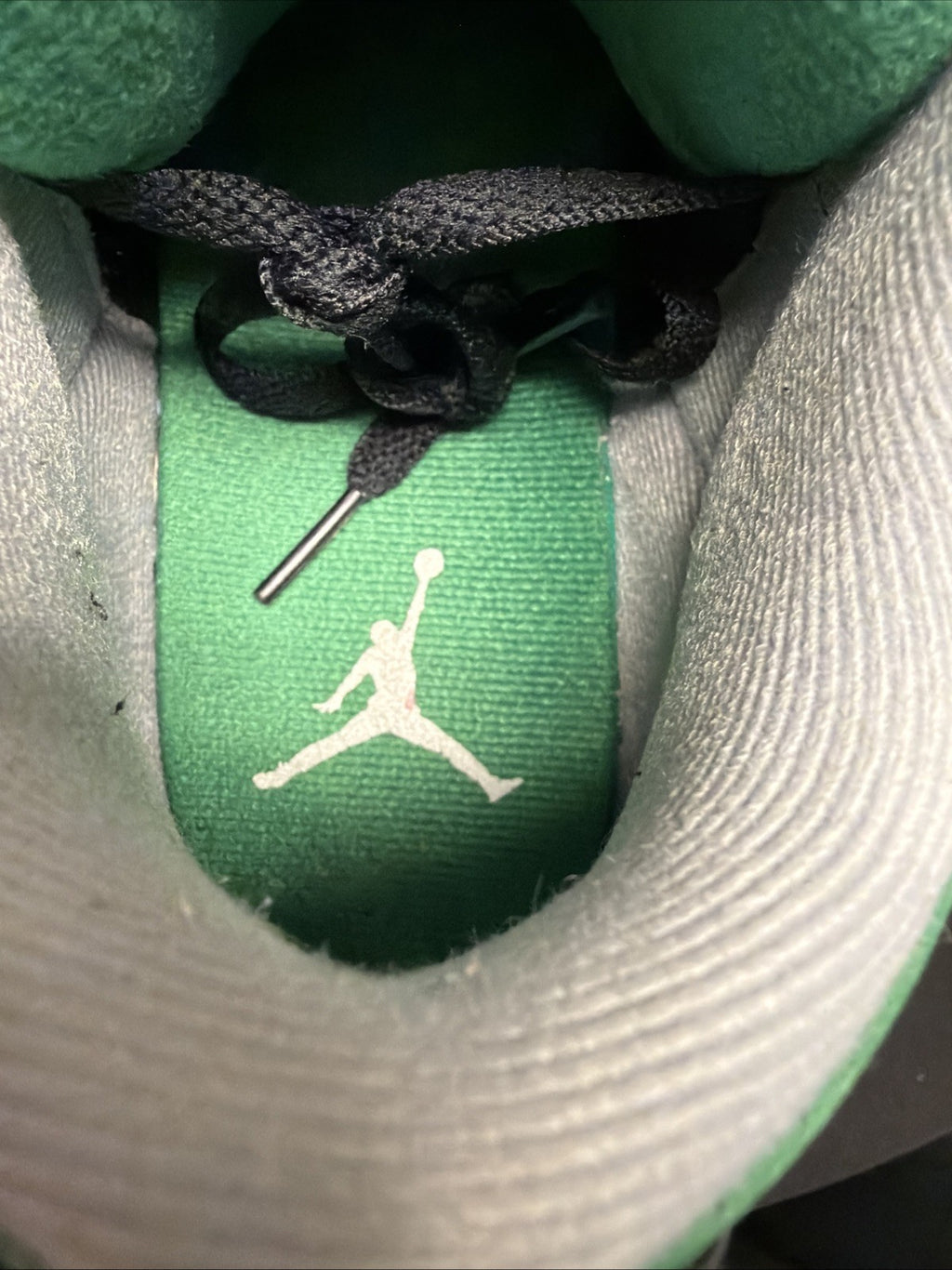 Size 8.5 - Jordan 3 Retro Mid Pine Green
