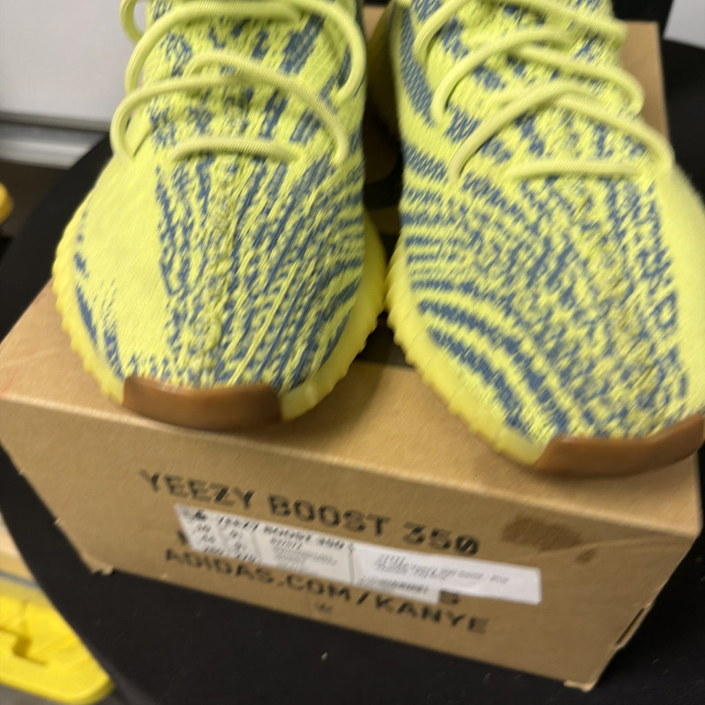 Size 10 adidas Yeezy Boost 350 V2 Low Semi Frozen Yellow Sneaker Brand New