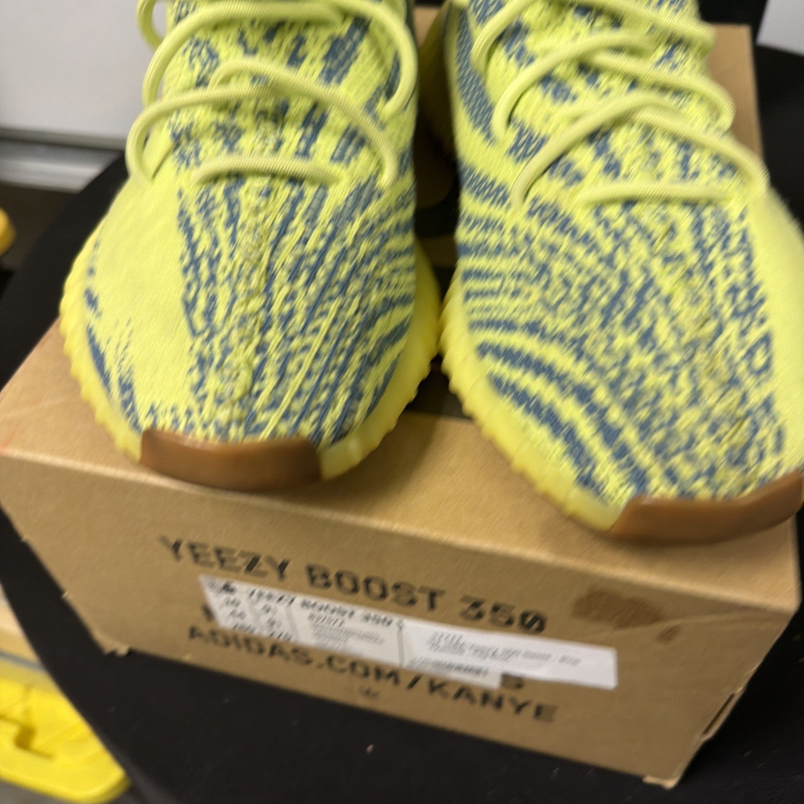 Size 10 adidas Yeezy Boost 350 V2 Low Semi Frozen Yellow Sneaker Brand New