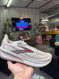 Brooks size 8 wmns