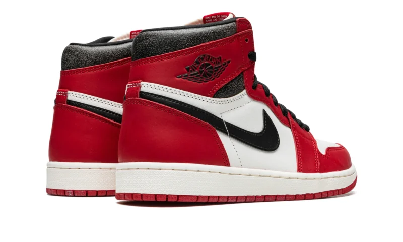 AIR JORDAN 1 RETRO HIGH OG 22Chicago Lost and Found22 3