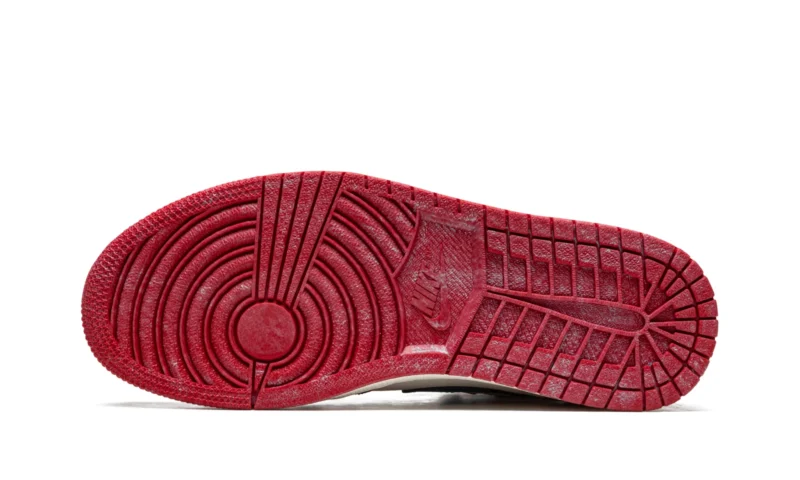 AIR JORDAN 1 RETRO HIGH OG 22Chicago Lost and Found22 5