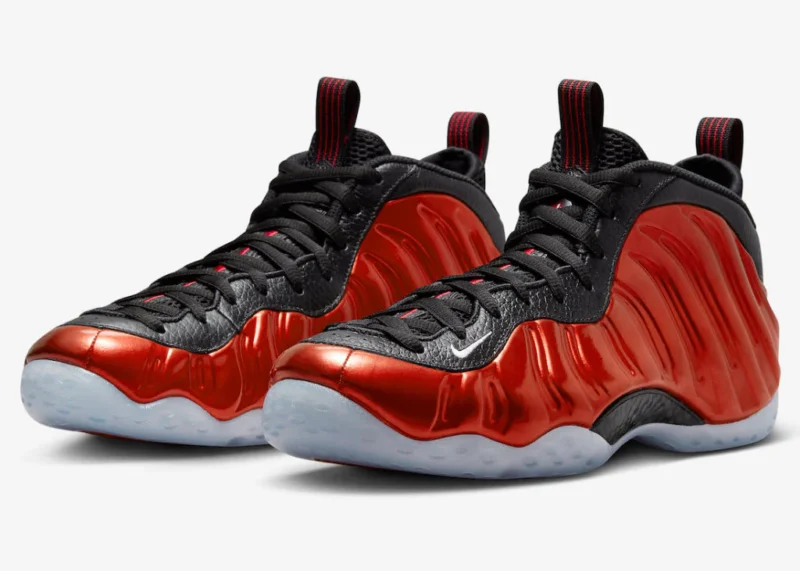 Nike Air Foamposite One Metallic Red 2023 2 1.webp