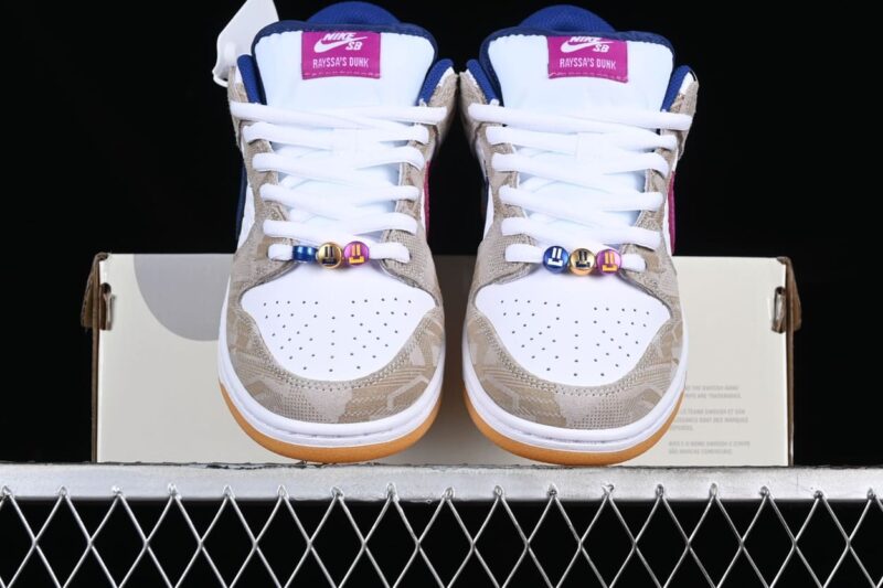 Nike SB Dunk Low Rayssa Leal 4 1.jpg