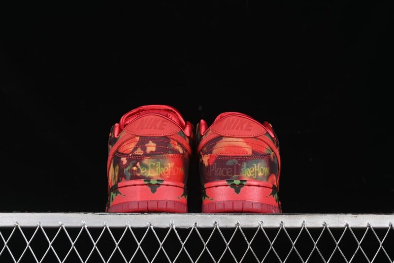 Nike SB Dunk Low The Wizard of Oz Poppy Field 3 1.jpg