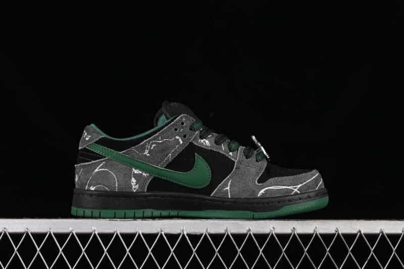 Nike SB Dunk Low There Skateboards 1 1.jpg