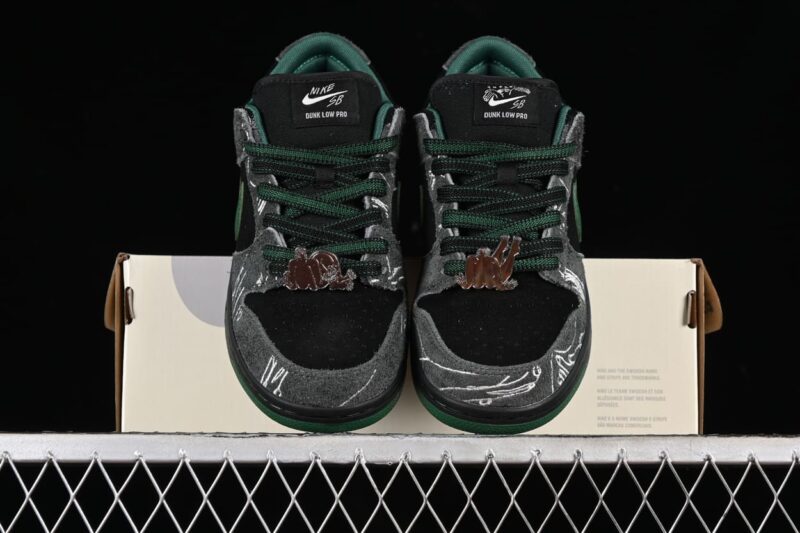 Nike SB Dunk Low There Skateboards 4 1.jpg