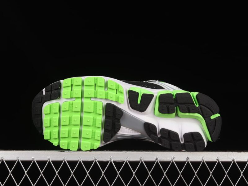 Nike Zoom Vomero 5 Electric Green Black 2 1.jpg
