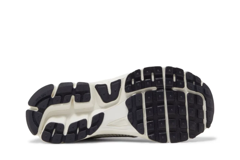 Nike Zoom Vomero 5 Photon Dust Metallic Silver Womens 3 1.webp