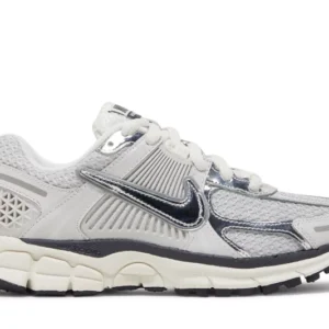 Nike Zoom Vomero 5 Photon Dust Metallic Silver Womens 800x533 1 1.webp