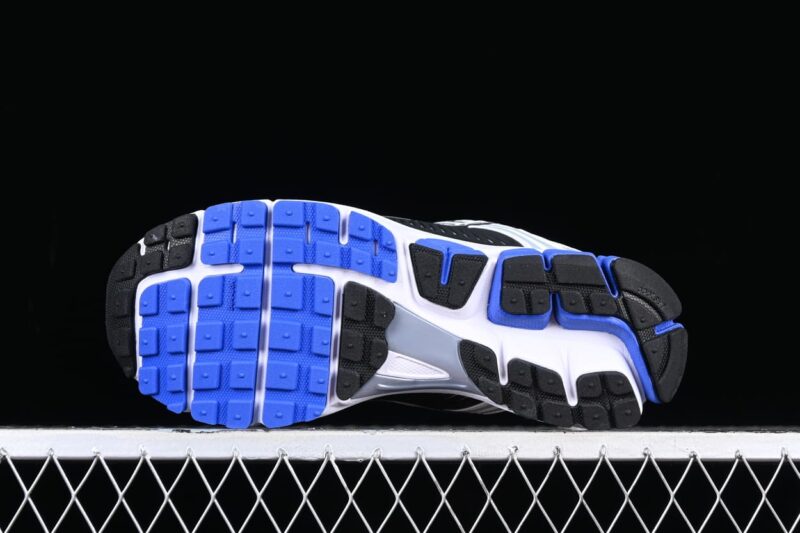 Nike Zoom Vomero 5 White Racer Blue Black 20192024 3 1.jpg