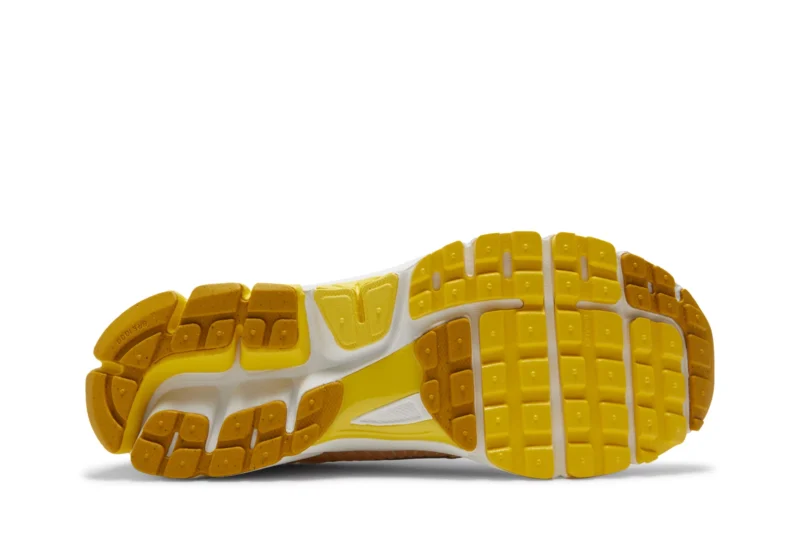 Nike Zoom Vomero 5 Yellow Ochre 3
