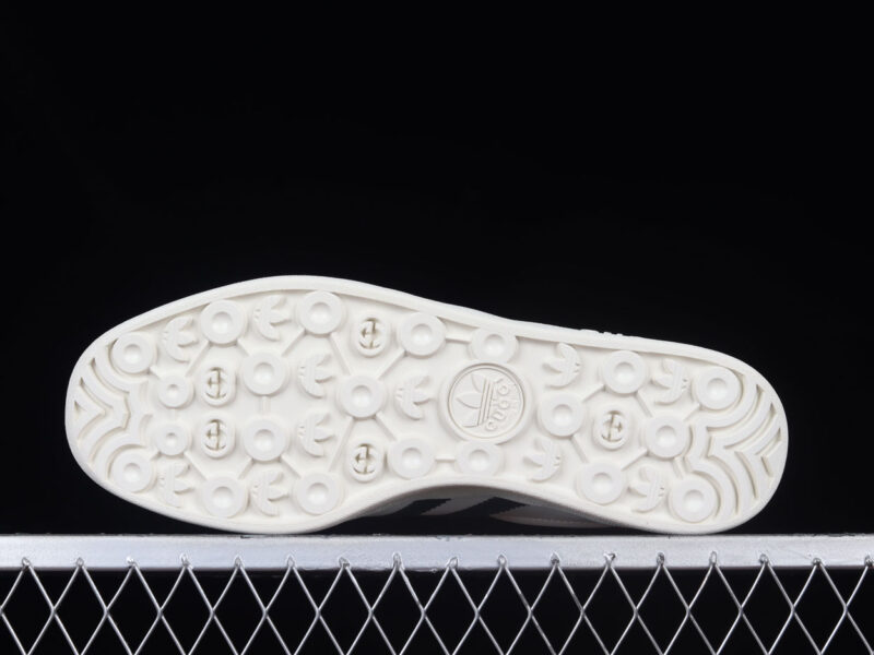 adidas x Gucci Gazelle White 3 1.jpg